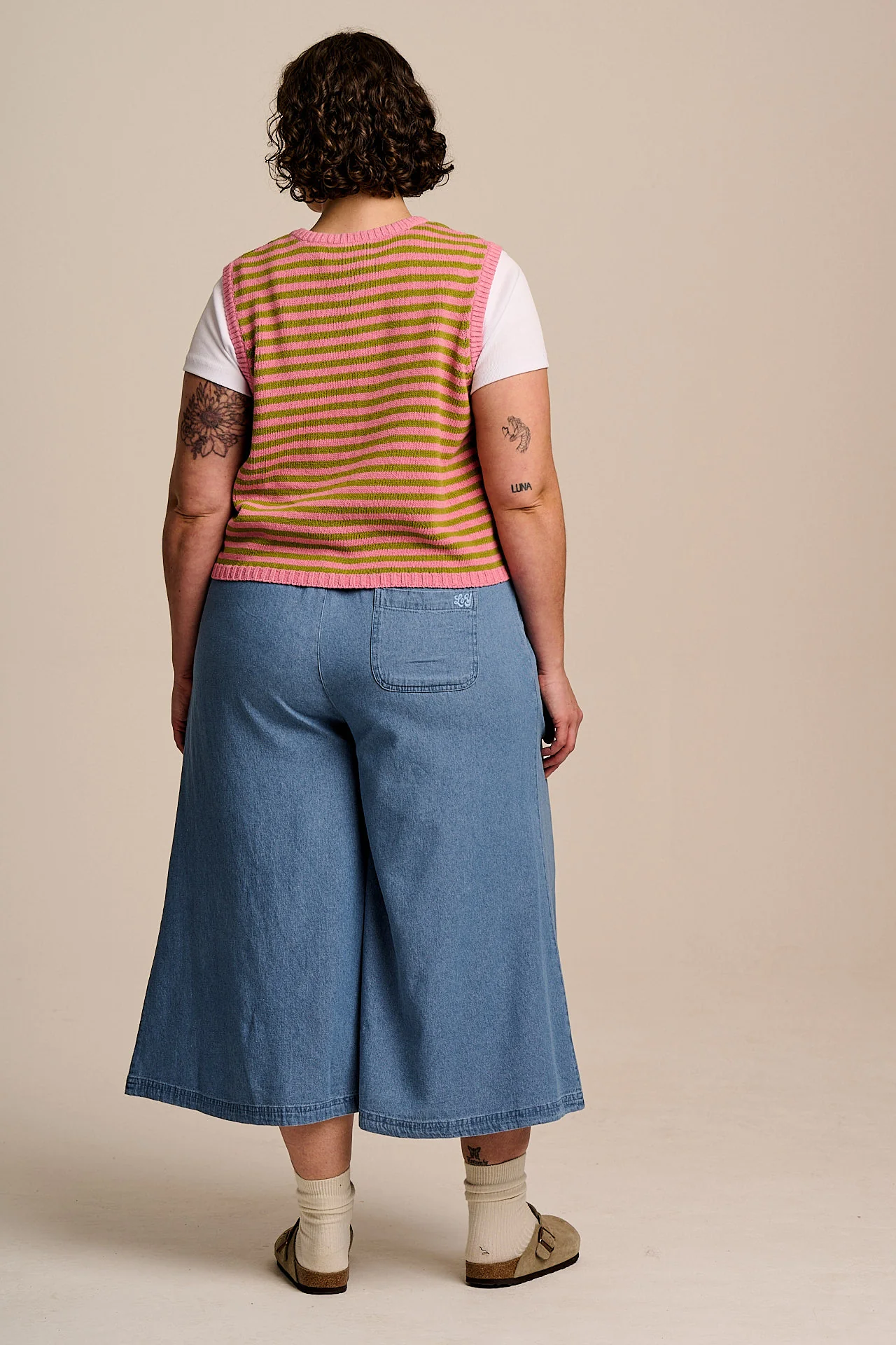Chase - Lightweight Denim Culotte Trousers in Lightwash - Image 8