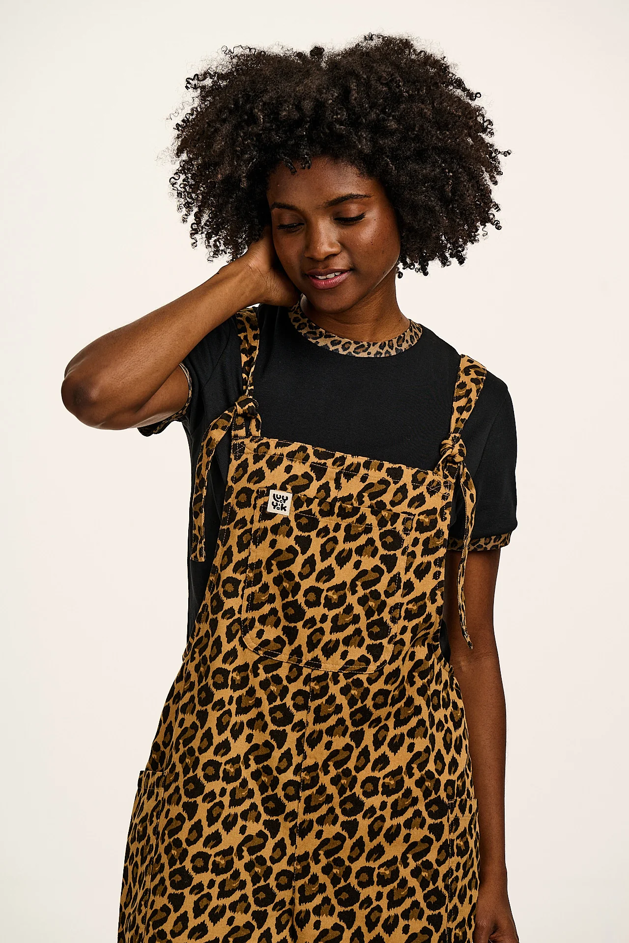 Maya - Cotton T-Shirt in Black Leopard Print - Image 11