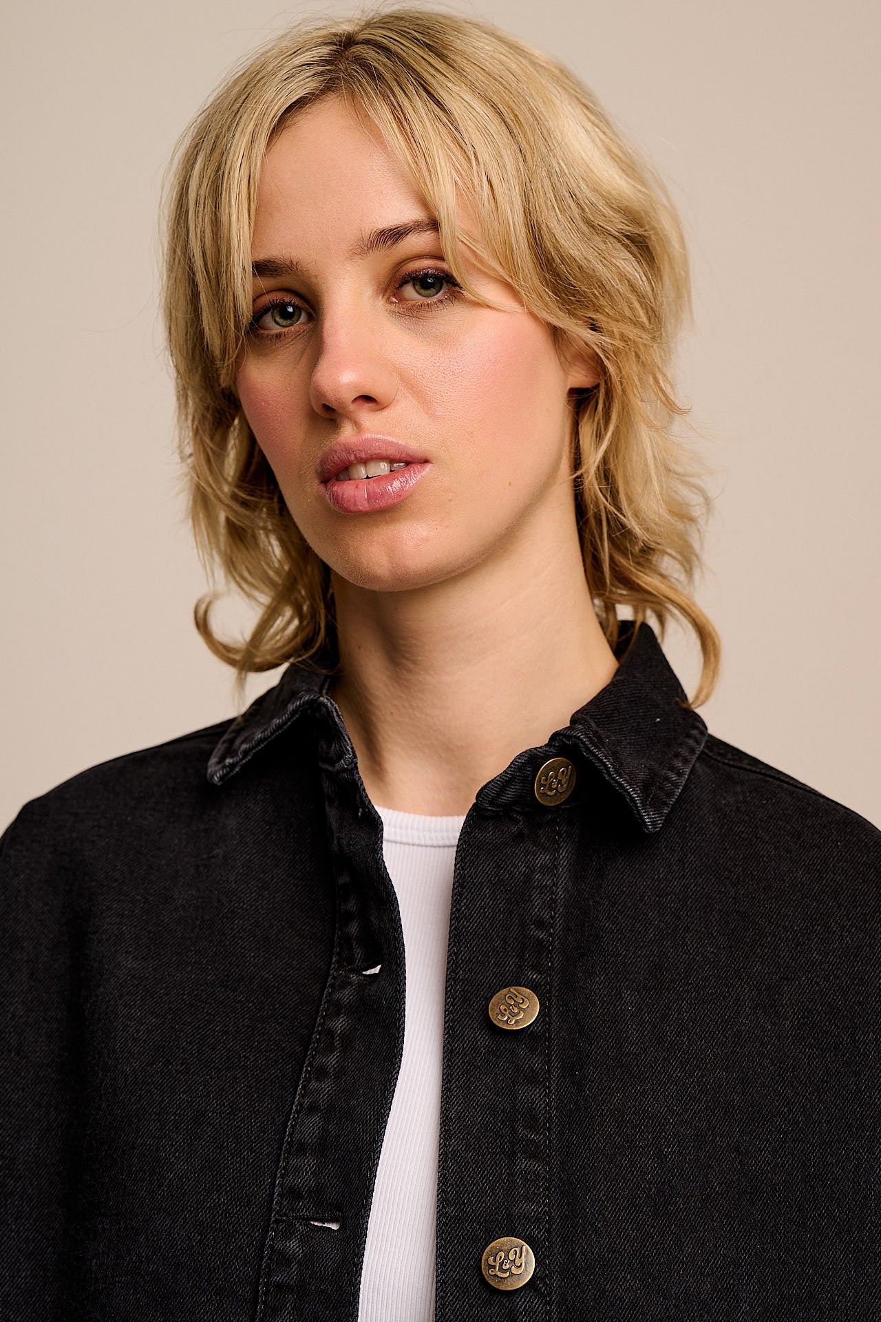 Olly - Denim Jacket in Washed Black - Image 3