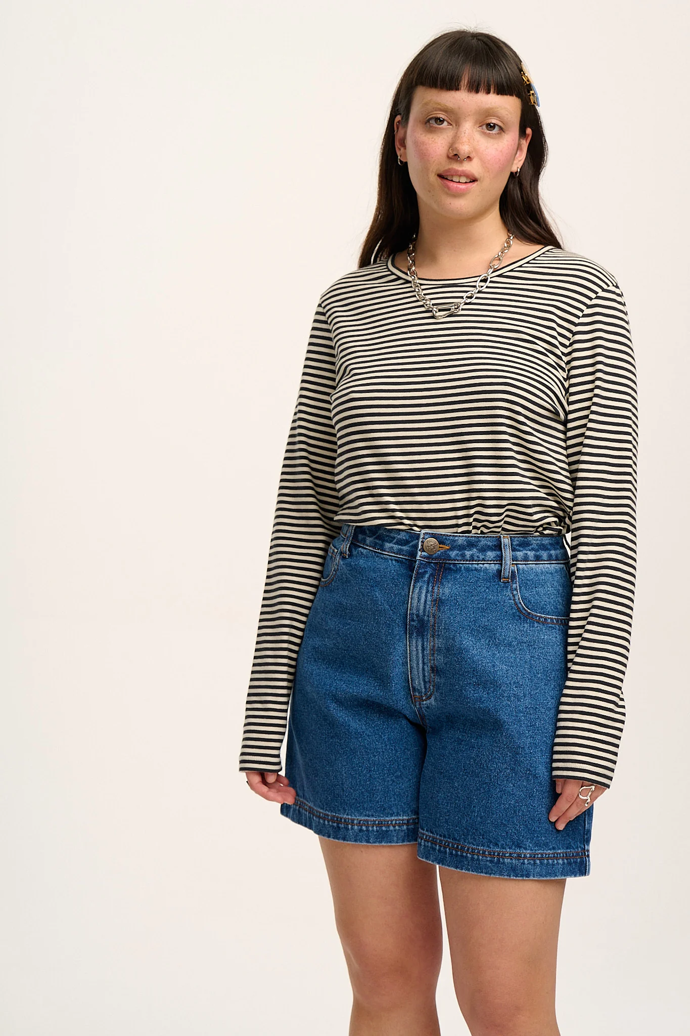 Rey - Long Sleeve Cotton T-Shirt in Black & White Stripe - Image 3
